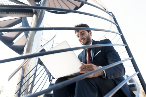 Professional Networks Boost Fractional Career Growth